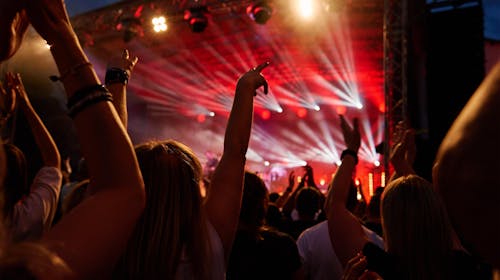 U Milano na koncert Bad Bunnyja, Milano, Italija - 2.099 EUR - 4x noćenje u hotelu ili apartmanu, Povratna avionska karta Zagreb - Milano - Zagreb