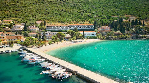 Hotel Faraon - All inclusive ljeto u Dalmaciji, Trpanj, Dalmacija, Hrvatska - 380 EUR - 2x noćenje u dvokrevetnoj Comfort sobi s balkonom (pogled more) za 2 osobe (dijete do 11,99 godina besplatno), All inclusive s uključenim pićem uz obroke