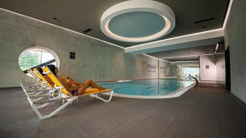 Hotel Nomad - Wellness oaza na Bjelašnici tijekom tjedna, Bjelašnica, Sarajevo, Bosna i Hercegovina - 10 EUR - Ulaz u SPA centar (bazen, relax zona i Kneipp klupa) u trajanju od 2 sata za 1 dijete do 15 godina, Besplatan Wi-Fi