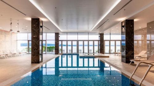 Hotel Miramare - Luksuzni početak ljeta za obitelji - Posebna akcija, Crikvenica, Hrvatska - 860 EUR - 3x noćenje u dvokrevetnoj Superior sobi za 2 osobe (1 dijete do 11,99 godina i 1 dijete do 3,99 godina besplatno), Polupansion
