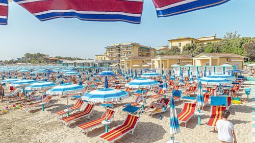 Hotel Royal Inn - Savršeni kraj ljeta odmah pored plaže u Italiji, San Mauro A Mare, Italija - 396 EUR - 3x noćenje u dvokrevetnoj sobi s balkonom (ovisno o raspoloživosti) za 2 osobe, Polupansion u hotelskom restoranu s uključenim pićima
