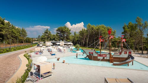 Santa Marina Boutique Camping - Premium glamping, Poreč, Istra, Hrvatska - 292 EUR - 4x noćenje u premium glamping šatoru s 2 spavaće sobe za do 5 osoba (4 odrasle osobe i 1 dijete do 11,99 godina), Posteljina i ručnici