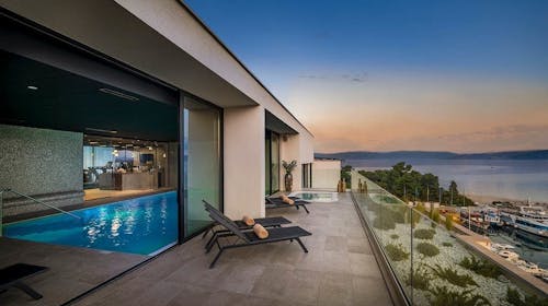 Aminess Younique Narrivi Hotel - Luksuzno obiteljsko ljeto uz more, Crikvenica, Hrvatska - 1.726 EUR - 5x noćenje u Premium dvokrevetnoj sobi s balkonom za 2 osobe (1 dijete do 9,99 godina besplatno), Bogati buffet doručak