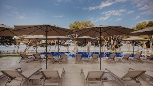Hotel Punta Vodice - Obiteljsko all inclusive light ljeto s daškom wellnessa, Vodice, Dalmacija, Hrvatska - 1.259 EUR - 5x noćenje u dvokrevetnoj Standard sobi s balkonom morska strana za 2 osobe (1 dijete do 11,99 godina i 2. dijete do 2,99 godina besplatno), All inclusive light