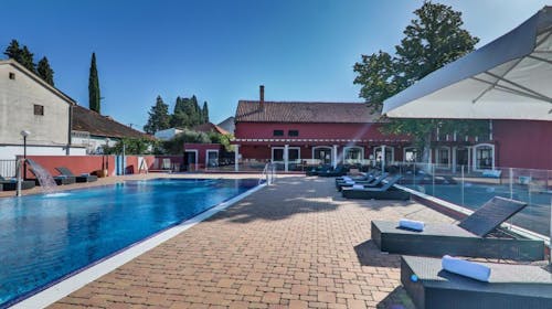 Ilirija Resort - Hotel Villa Donat - Romantično ili obiteljsko ljeto s punim pansionom - Akcijska cijena, Sv. Filip Jakov, Dalmacija, Hrvatska - 1.085 EUR - 5x noćenje u dvokrevetnoj Comfort sobi za 2 osobe (1 dijete do 7 godina i 1 dijete do 12 godina besplatno), Puni pansion