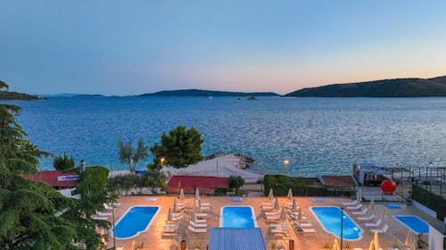 Apartmani Medena - Last minute ljeto s polupansionom u Trogiru, Donji Seget, Trogir, Dalmacija, Hrvatska - 469 EUR - 3x noćenje u Superior apartmanu A (2+1) za 2 odrasle osobe (1 dijete do 11,99 godina besplatno), Polupansion