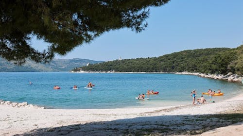Apartmani Medena - Last minute ljeto s polupansionom u Trogiru, Donji Seget, Trogir, Dalmacija, Hrvatska - 1.049 EUR - 5x noćenje u Superior seaside apartmanu A (2+1) za 2 odrasle osobe (1 dijete do 11,99 godina besplatno), Polupansion