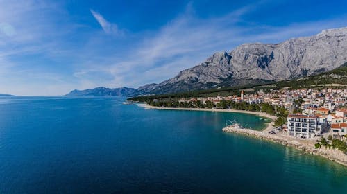 Villa Marello - Obiteljsko ljeto na Makarskoj rivijeri, Promajna, Makarska rivijera, Dalmacija, Hrvatska - 356 EUR - 2x noćenje u dvokrevetnoj Deluxe sobi za 2 osobe (1 dijete do 14 godina besplatno), Buffet doručak
