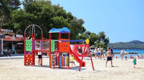 Ilirija Resort - Hotel Kornati - VIP Premium obiteljsko ljeto s punim pansionom u Biogradu - Posebna akcija, Biograd na Moru, Dalmacija, Hrvatska - 1.499 EUR - 7x noćenje u Premium Club sobi za 2 osobe (1 dijete do 12 godina i 1 dijete do 7 godina besplatno), Puni pansion