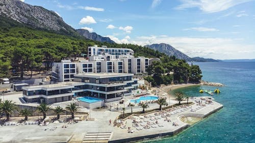Park Villas by Morenia - Najam Deluxe kamping vile s privatnim bazenom, Podaca, Makarska rivijera, Dalmacija, Hrvatska - 1.565 EUR - 5x noćenje u kamping vili s privatnim grijanim bazenom za do 6 osoba (max. 4 odrasle osobe i 2 djece do 11,99 godina), Korištenje hotelskih grijanih vanjskih bazena