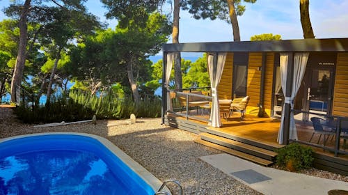 Park Villas by Morenia - Najam Deluxe kamping vile s privatnim bazenom, Podaca, Makarska rivijera, Dalmacija, Hrvatska - 3.115 EUR - 7x noćenje u kamping vili s privatnim grijanim bazenom za do 4 osobe, Korištenje hotelskih grijanih vanjskih bazena