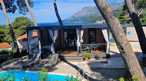 Park Villas by Morenia - All inclusive odmor u Deluxe kamping vili s privatnim bazenom, Podaca, Makarska rivijera, Dalmacija, Hrvatska - 3.703 EUR - 7x noćenje u kamping vili s privatnim grijanim bazenom za do 6 osoba (max. 4 odrasle osobe i 2 djece do 11,99 godina), All inclusive